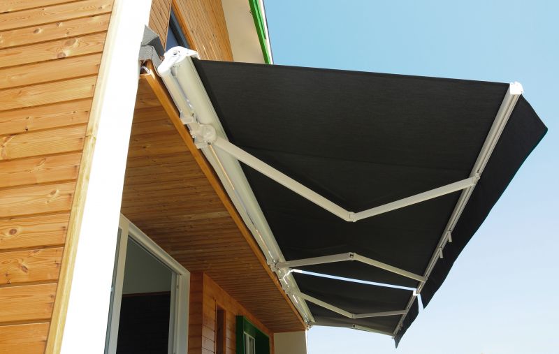 Elegant Retractable Awnings