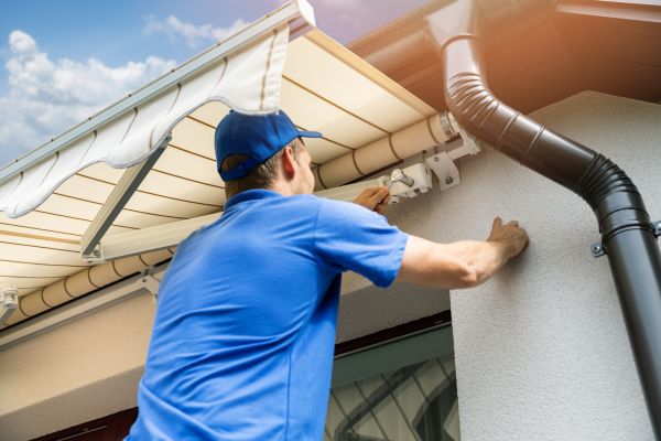 Retractable Awning Replacement in Albany